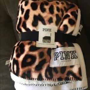 VS Pink leopard sherpa